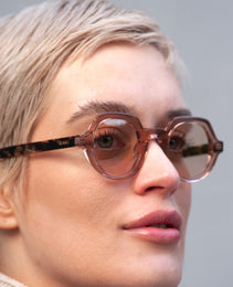 Inga, Beige